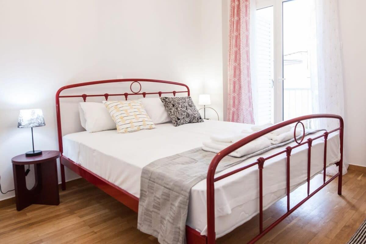 Contemporary Stylish Apartment Located Near Metaxourgeio Area Athen Exterior foto
