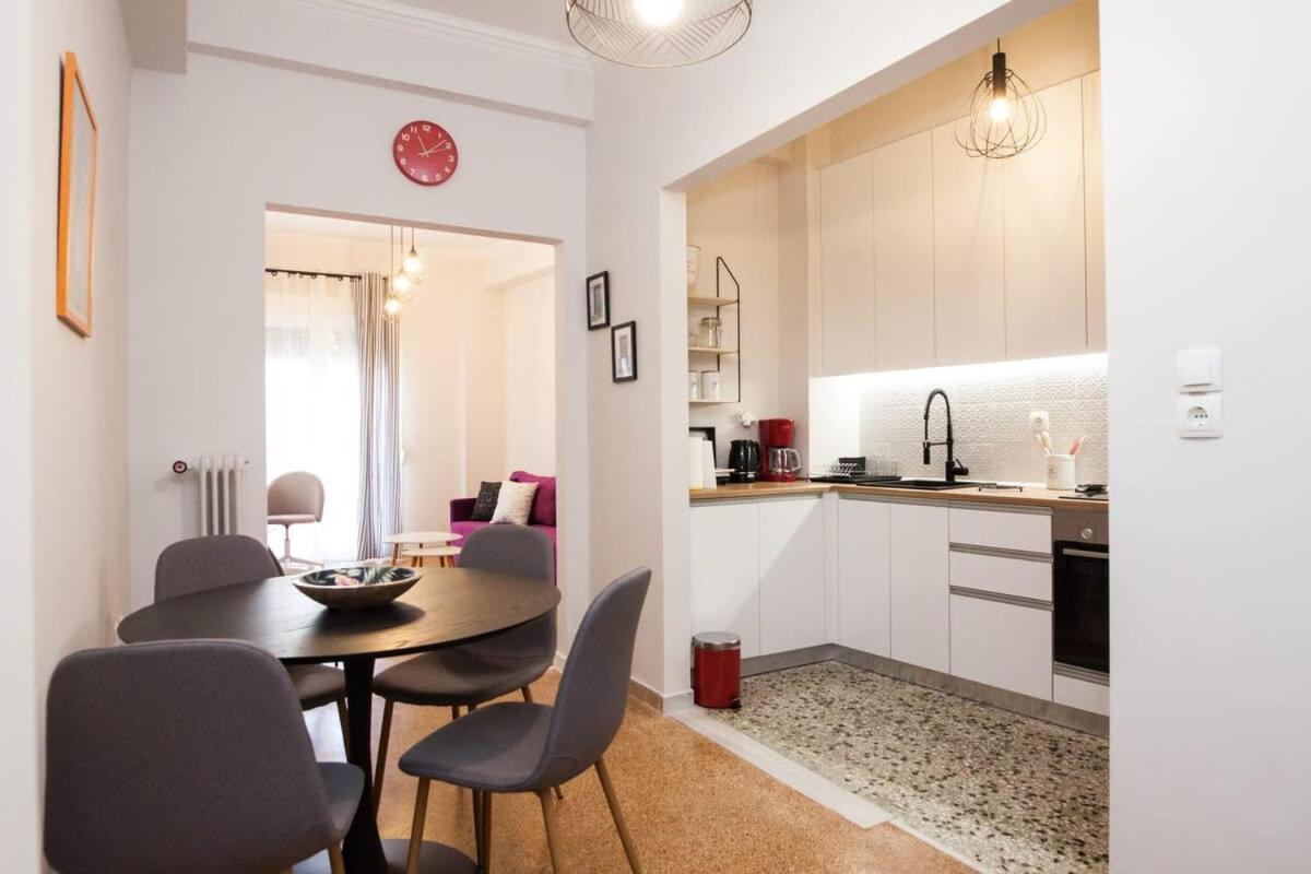 Contemporary Stylish Apartment Located Near Metaxourgeio Area Athen Exterior foto